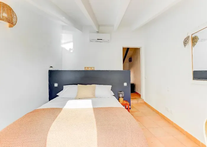 Semesterbostad Townhouse Barques *